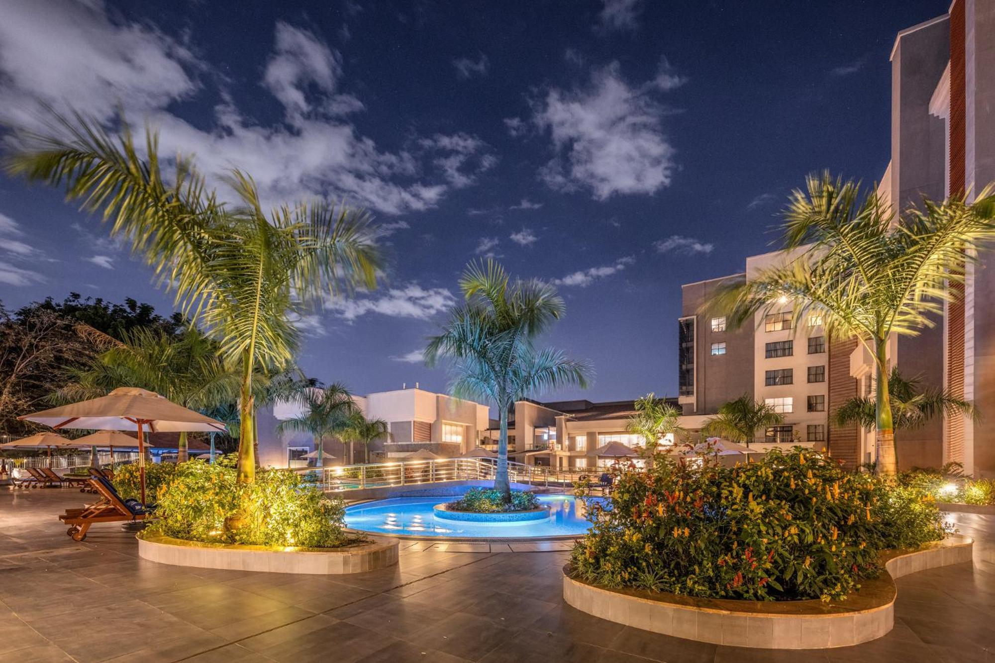 Glee Nairobi, A Preferred Lvx Hotel Gathanga エクステリア 写真