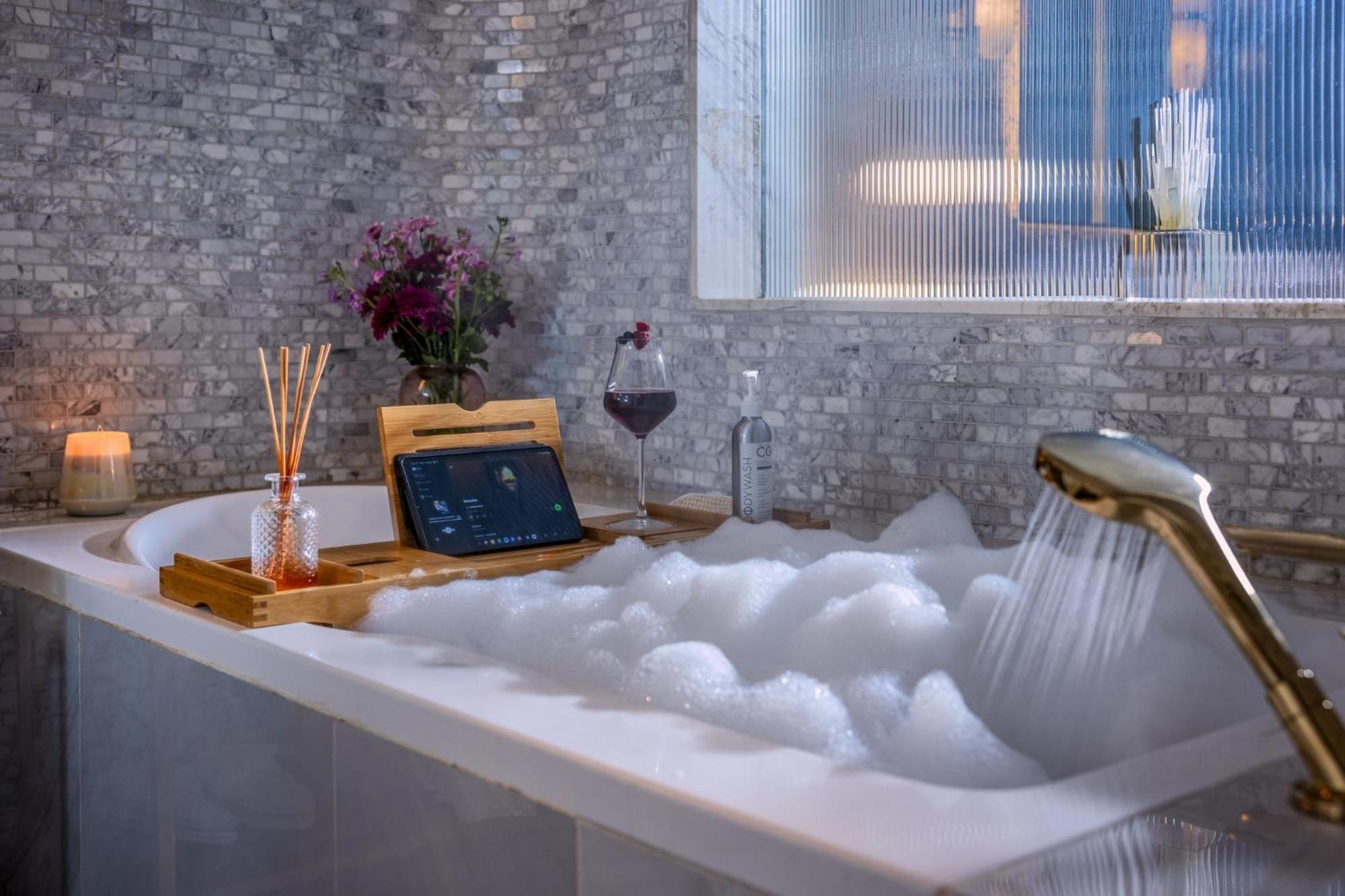 Glee Nairobi, A Preferred Lvx Hotel Gathanga エクステリア 写真
